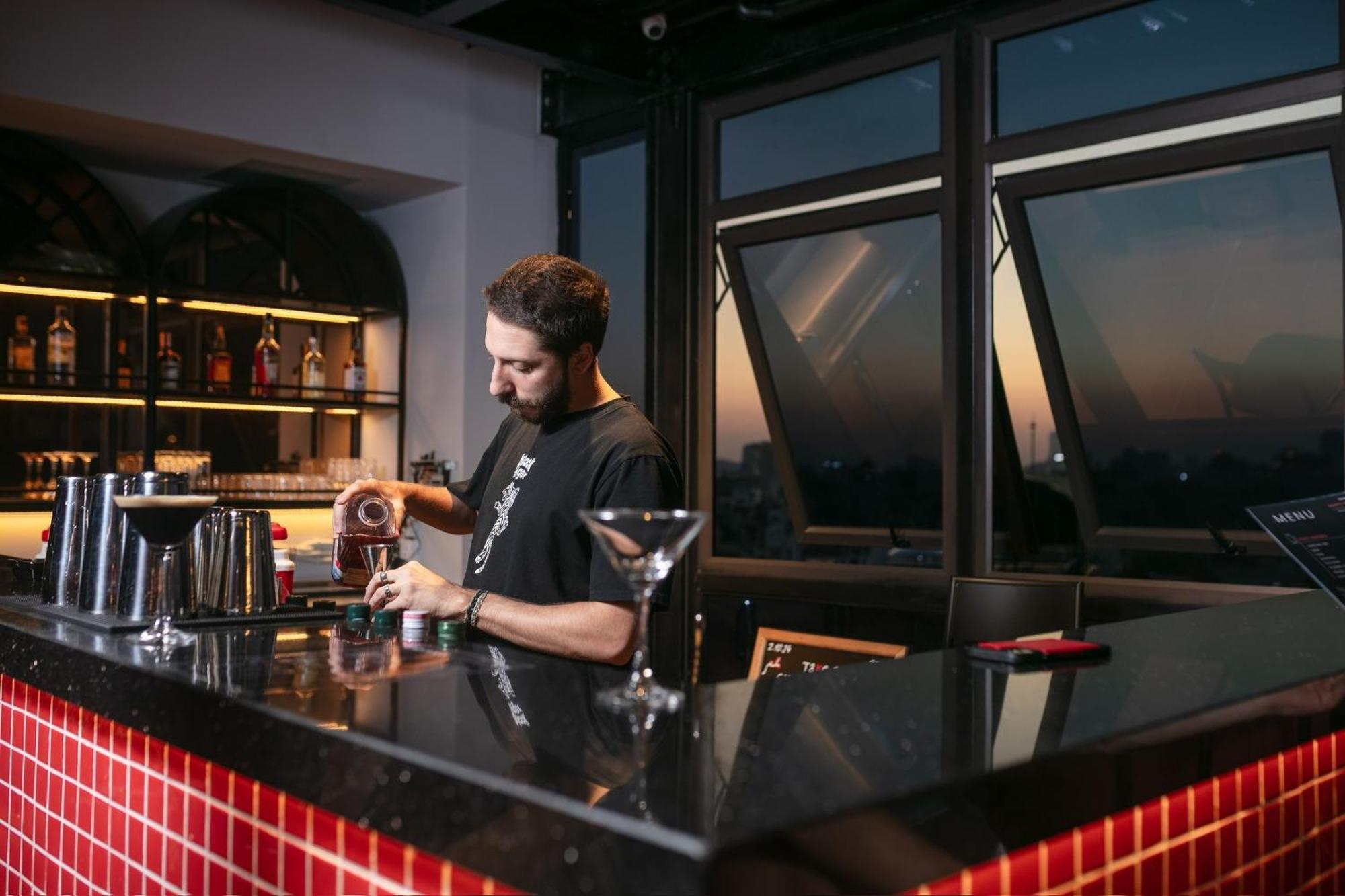 Lakeview Backpackers Hostel & Rooftop Bar Ханой Экстерьер фото