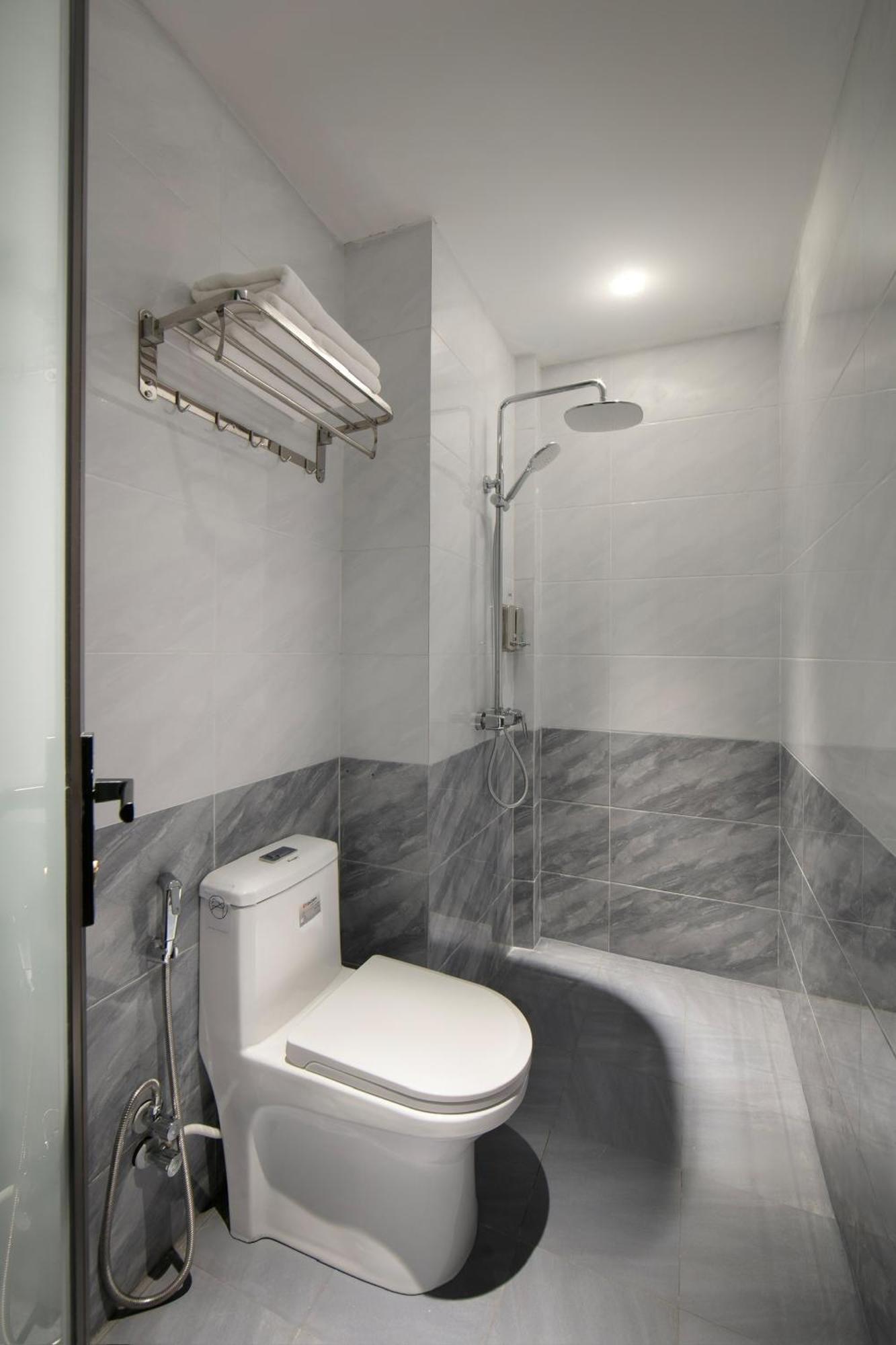 Lakeview Backpackers Hostel & Rooftop Bar Ханой Экстерьер фото