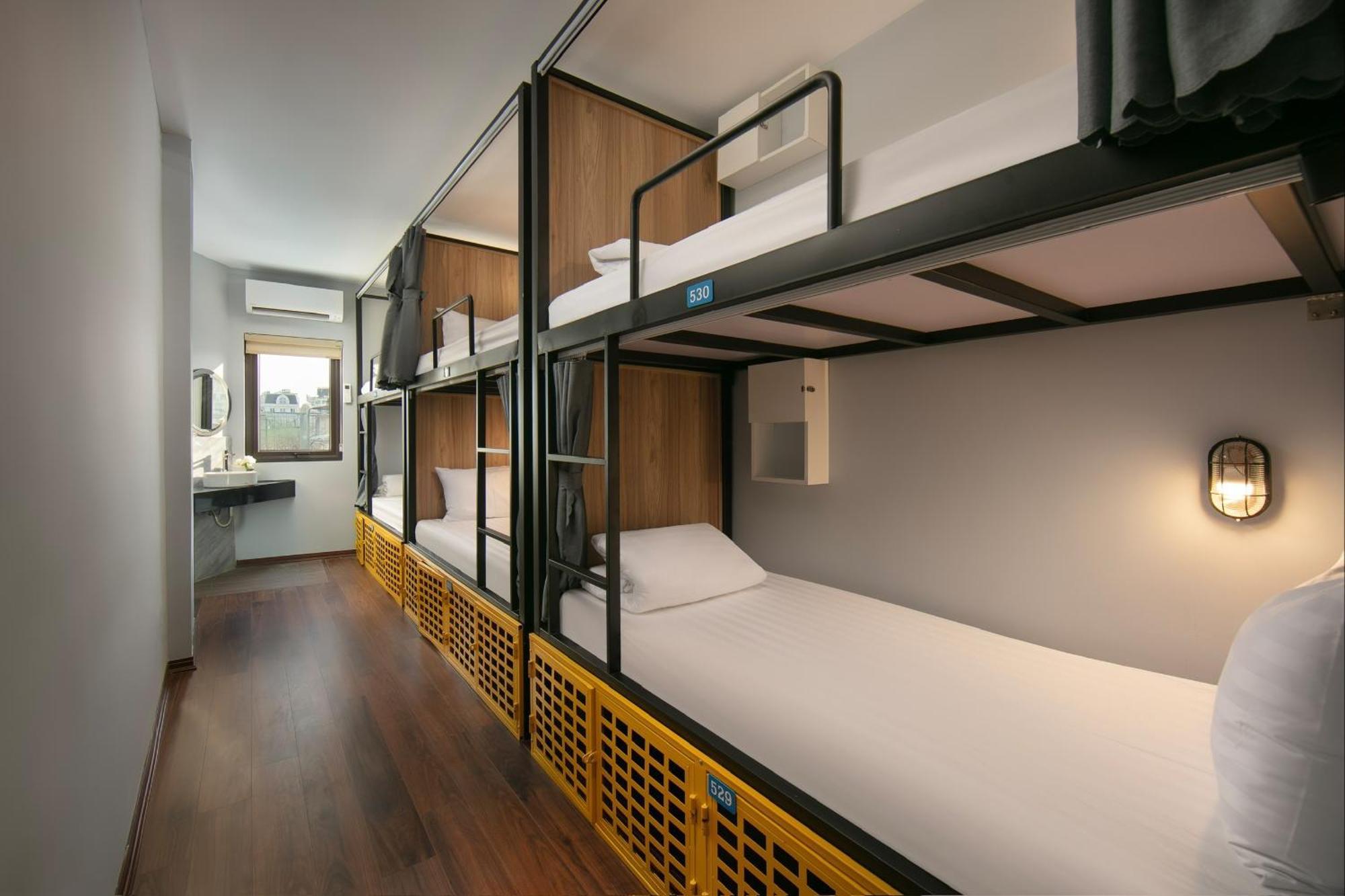 Lakeview Backpackers Hostel & Rooftop Bar Ханой Экстерьер фото
