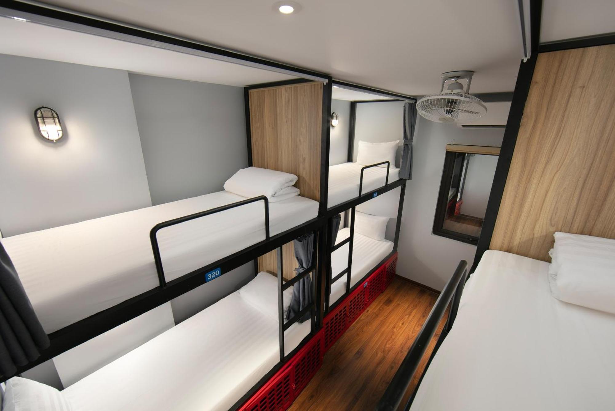 Lakeview Backpackers Hostel & Rooftop Bar Ханой Экстерьер фото