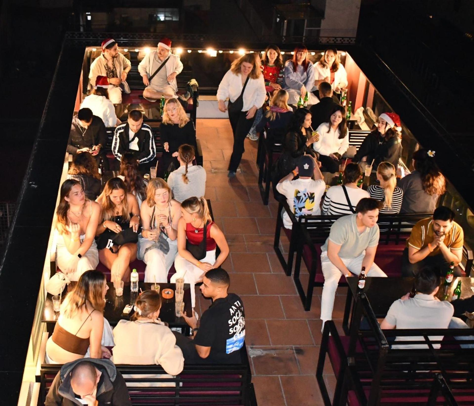 Lakeview Backpackers Hostel & Rooftop Bar Ханой Экстерьер фото